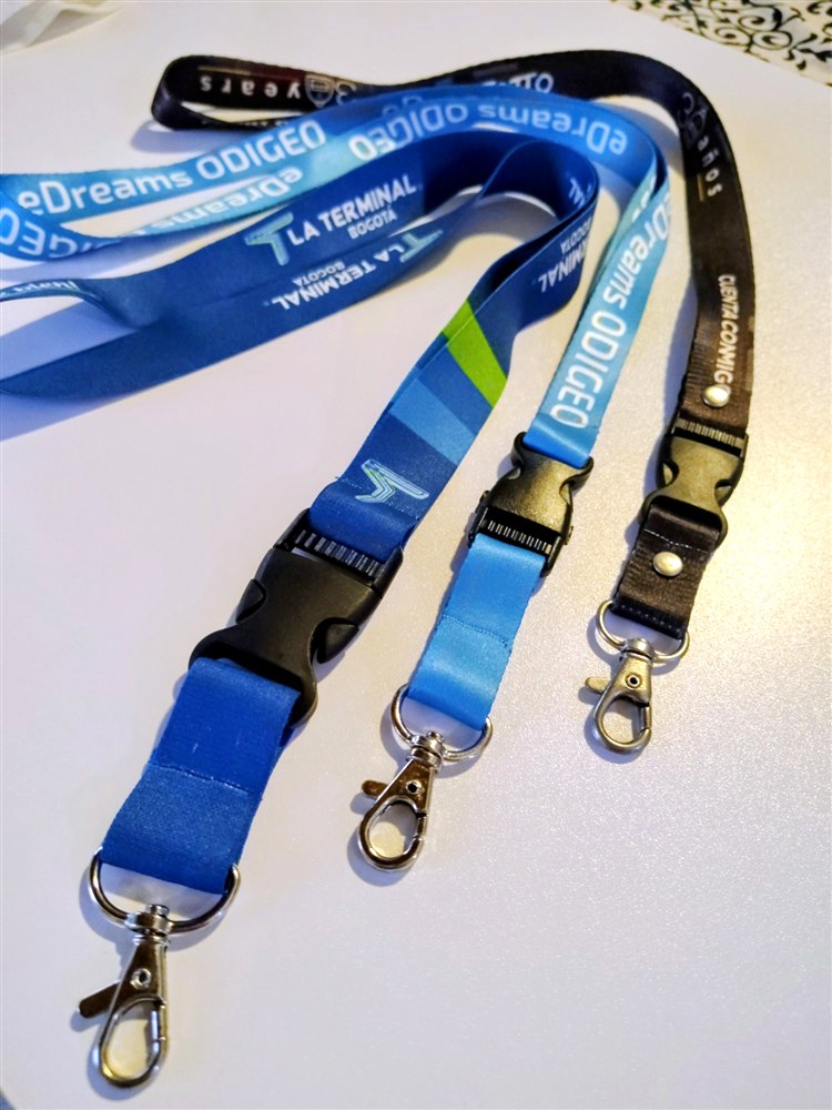 Cintas portacarnets azules personalizadas, detalle